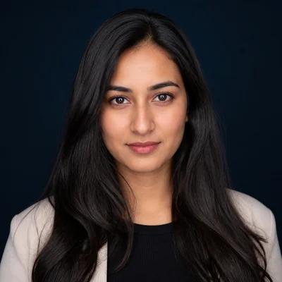 AI Software Engineers headshot example — Tech Industry, Solid Navy