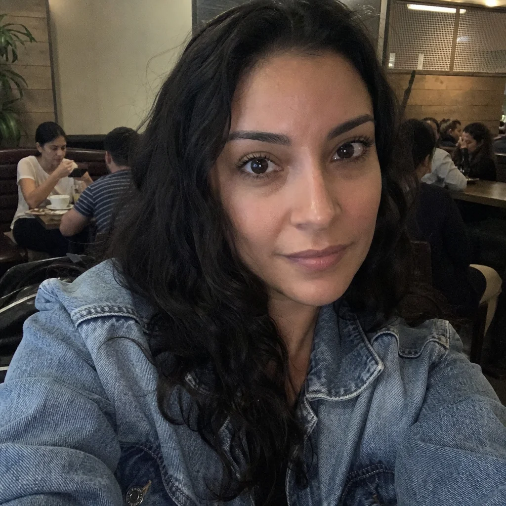 Selfie transformed into a Coaches headshot — Creative Professional, Outdoor Natural — original selfie